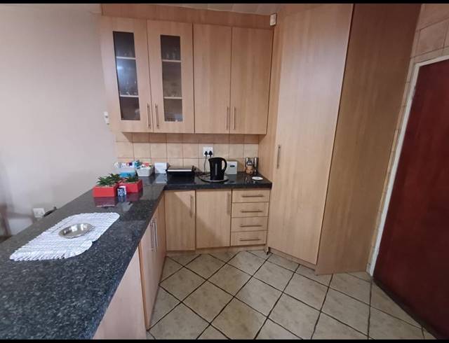 3 BEDROOM TOWNHOUSE FOR SALE IN ARCON PARK